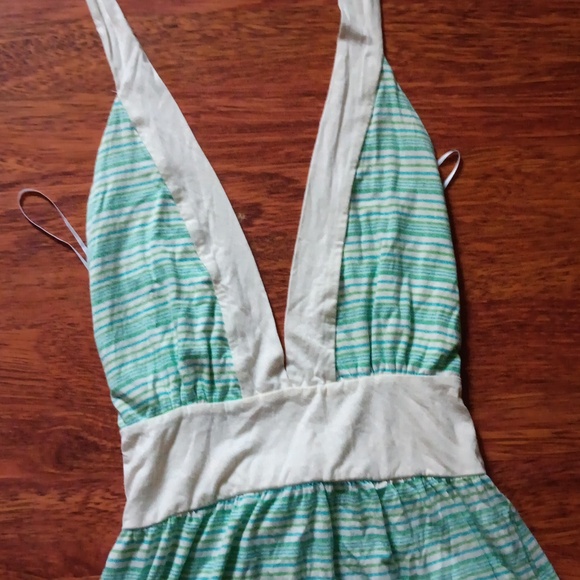 Halter dress - Picture 7 of 8